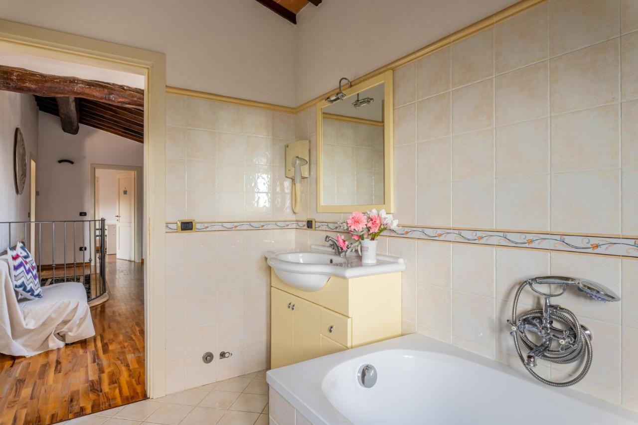 Casa Vecchia Rooms And Parking กัมบาสซี แตร์เม ภายนอก รูปภาพ
